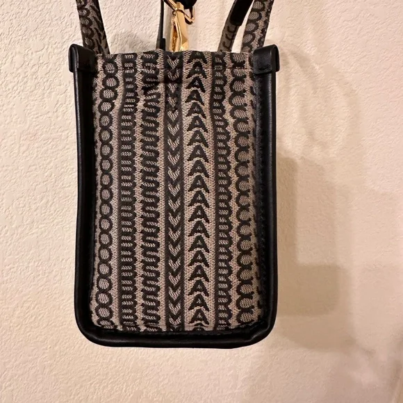 Marc Jacobs The Monogram Jacquard Small Tote Bag W/ Shoulder Strap - Picture 4 of 11